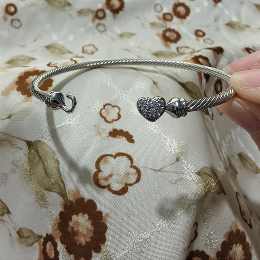 Brand new David Yurman Authentic bracelet - Picture 2 of 8